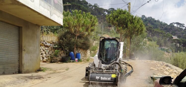 بلدية بسكنتا… ورشة تحضير لتعبيد الطرقات الداخلية