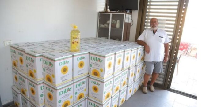 هبة من رئيس بلدية بسكنتا أنطوان الهراوي لصيادي الأسماك في صور